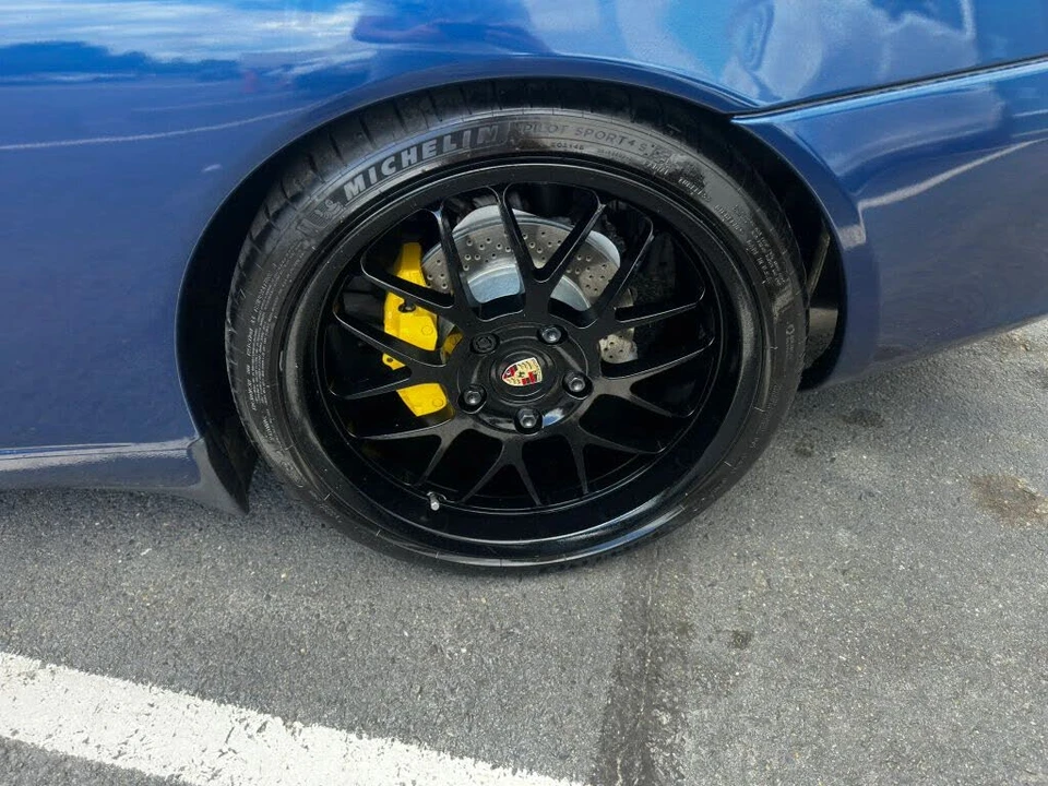 2004 Porsche 996 Carrera 4 - Image 14 of 31