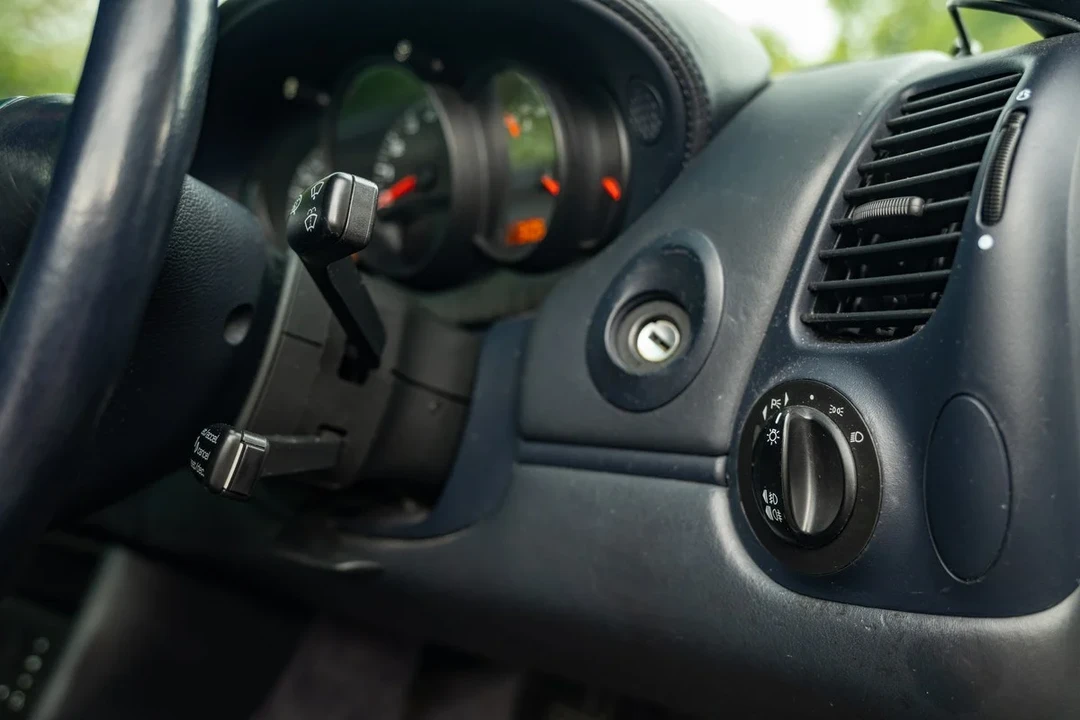 2004 Porsche 996 Carrera 4 - Image 10 of 30