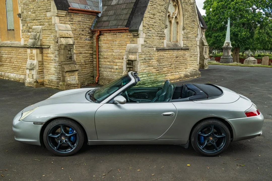 2004 Porsche 996 Carrera 4 - Image 15 of 30