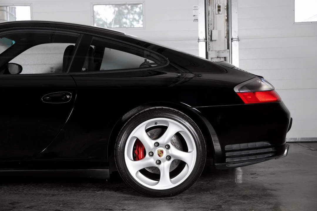 2004 Porsche 996 Carrera 4S - Image 12 of 31