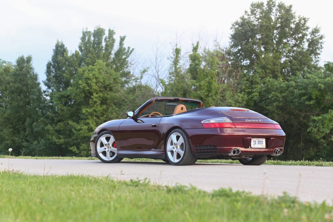2004 Porsche 911 - Image 26 of 31