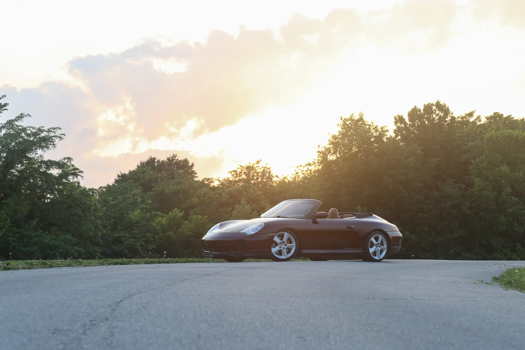 2004 Porsche 911 - Image 17 of 31
