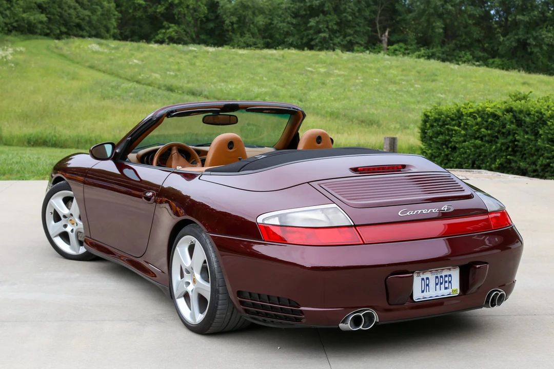 2004 Porsche 911 - Image 28 of 31