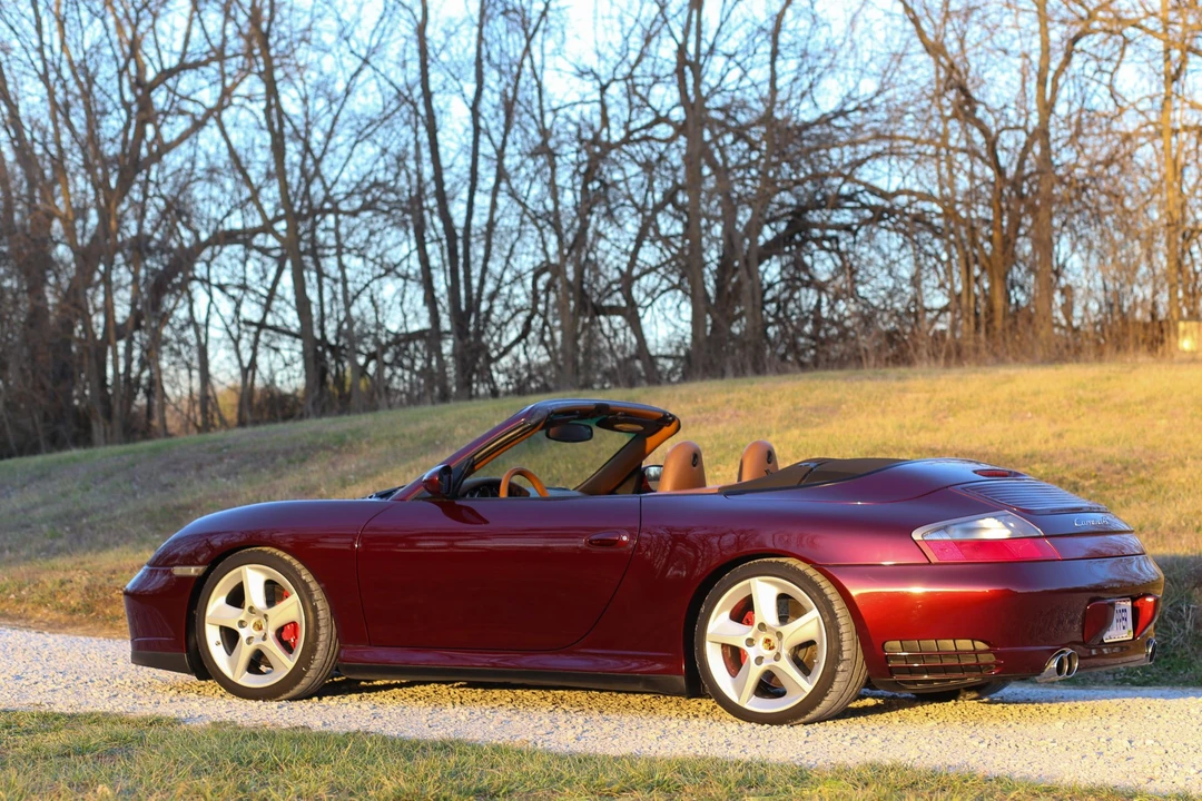 2004 Porsche 911 - Image 24 of 31
