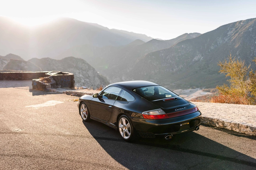 2004 Porsche 996 Carrera 4S - Image 10 of 31