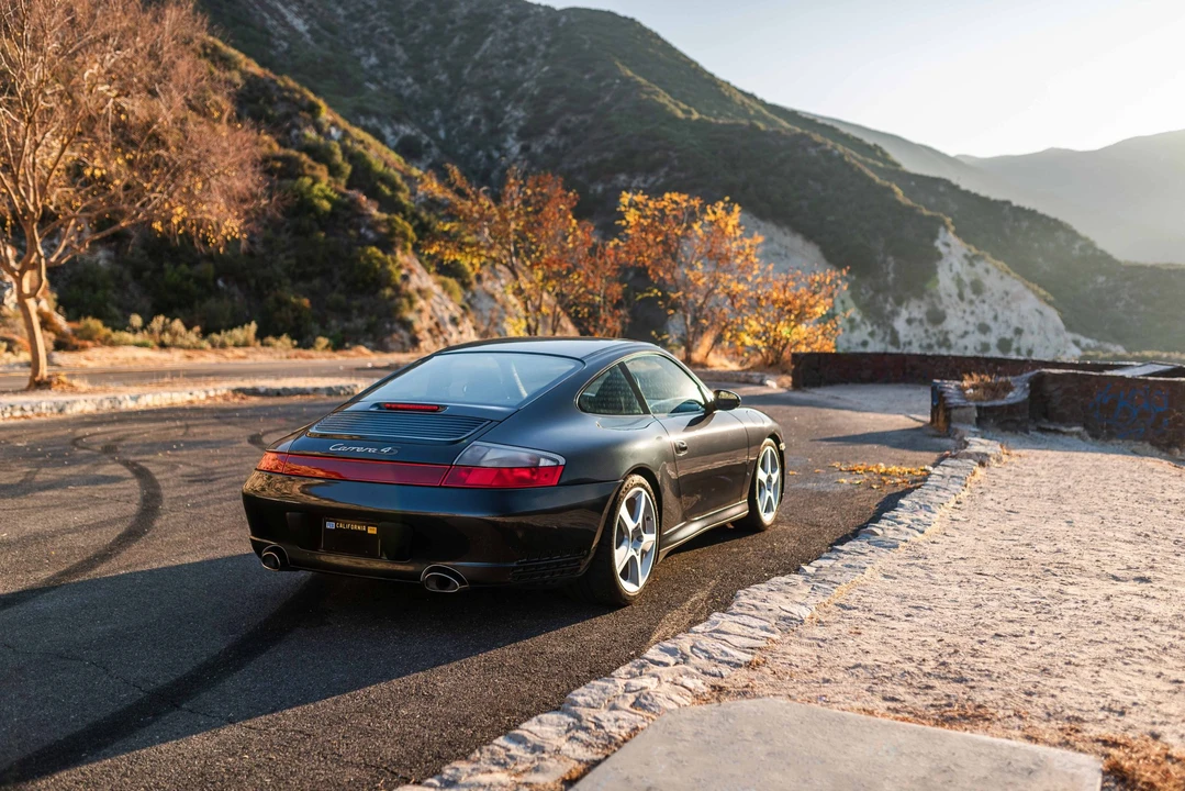 2004 Porsche 996 Carrera 4S - Image 17 of 31