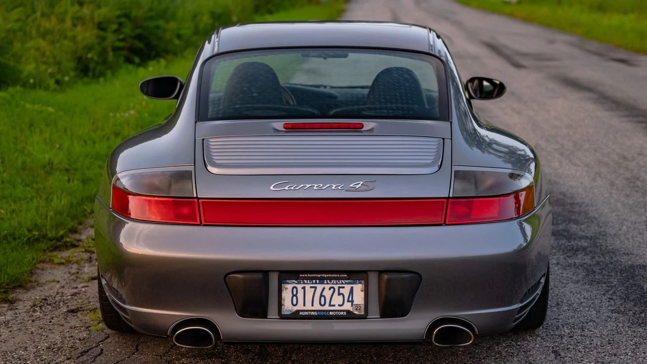 2004 Porsche 996 Carrera 4S - Image 25 of 31