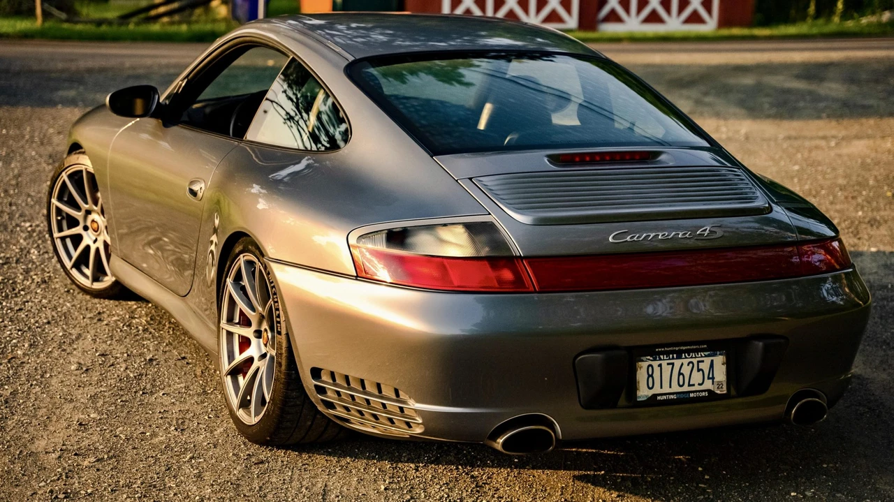 2004 Porsche 996 Carrera 4S - Image 19 of 31