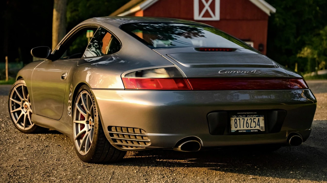 2004 Porsche 996 Carrera 4S - Image 18 of 31