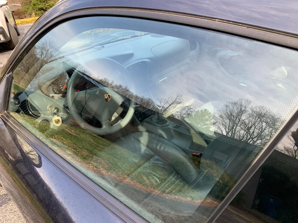 2004 Porsche 996 Carrera 4S - Image 19 of 31