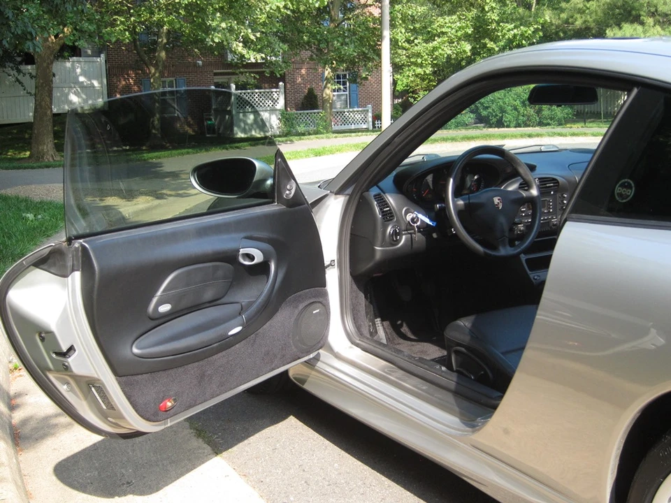 2004 Porsche 996 Carrera - Image 9 of 20
