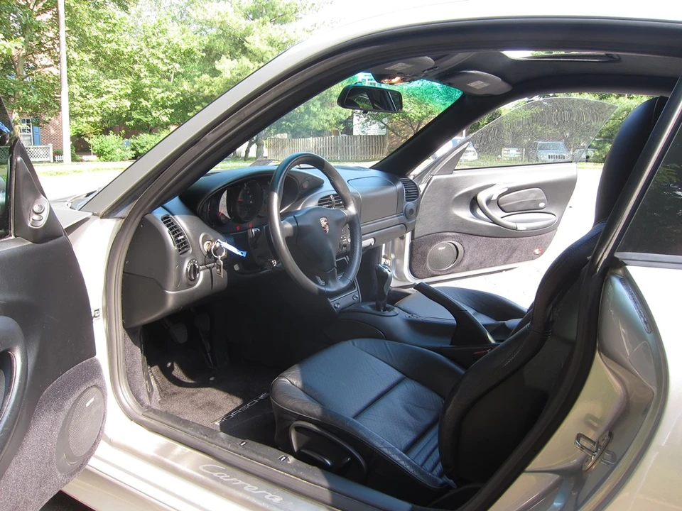 2004 Porsche 996 Carrera - Image 11 of 20