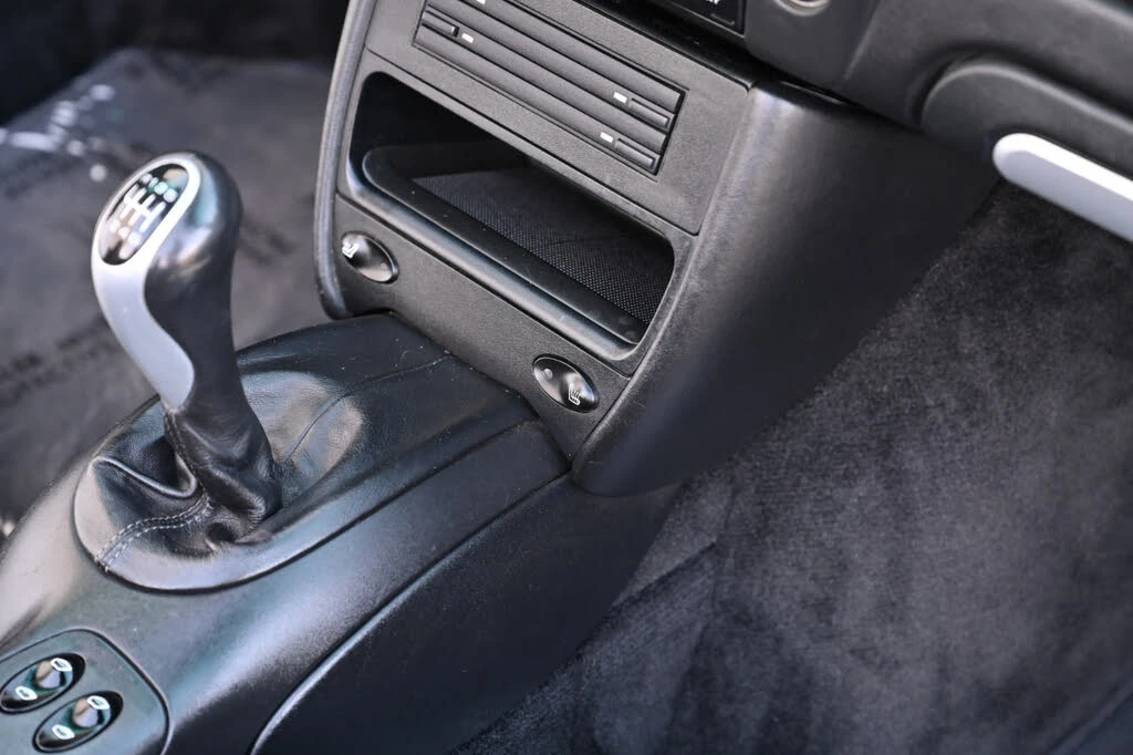 2004 Porsche 996 Carrera - Image 26 of 31