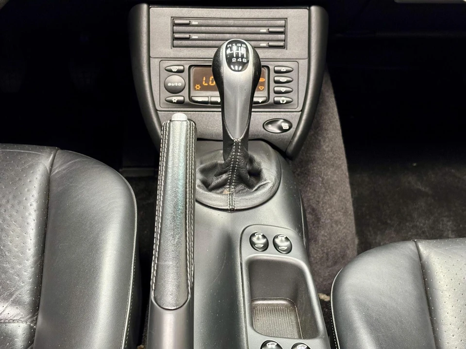 2004 Porsche 996 Carrera - Image 26 of 31