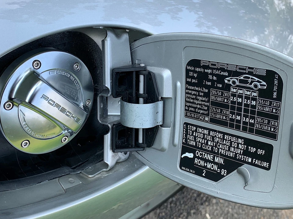 2004 Porsche 996 Carrera - Image 28 of 31