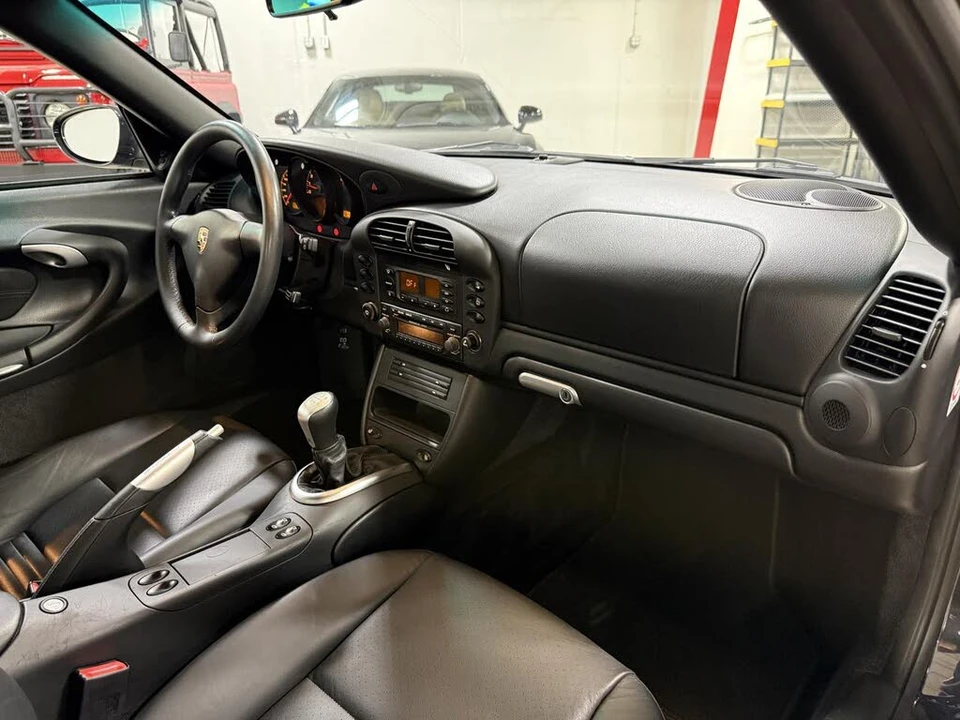 2004 Porsche 996 Carrera - Image 25 of 31