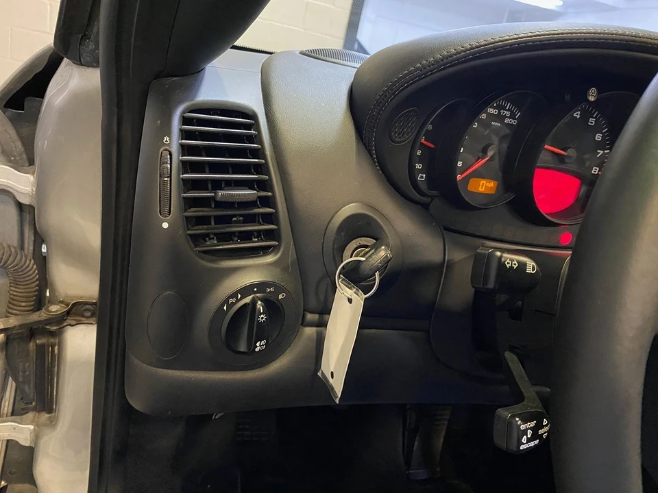 2004 Porsche 996 Carrera - Image 21 of 31