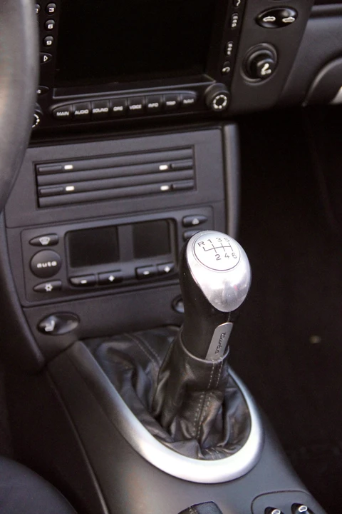 2004 Porsche 996 Turbo - Image 25 of 31