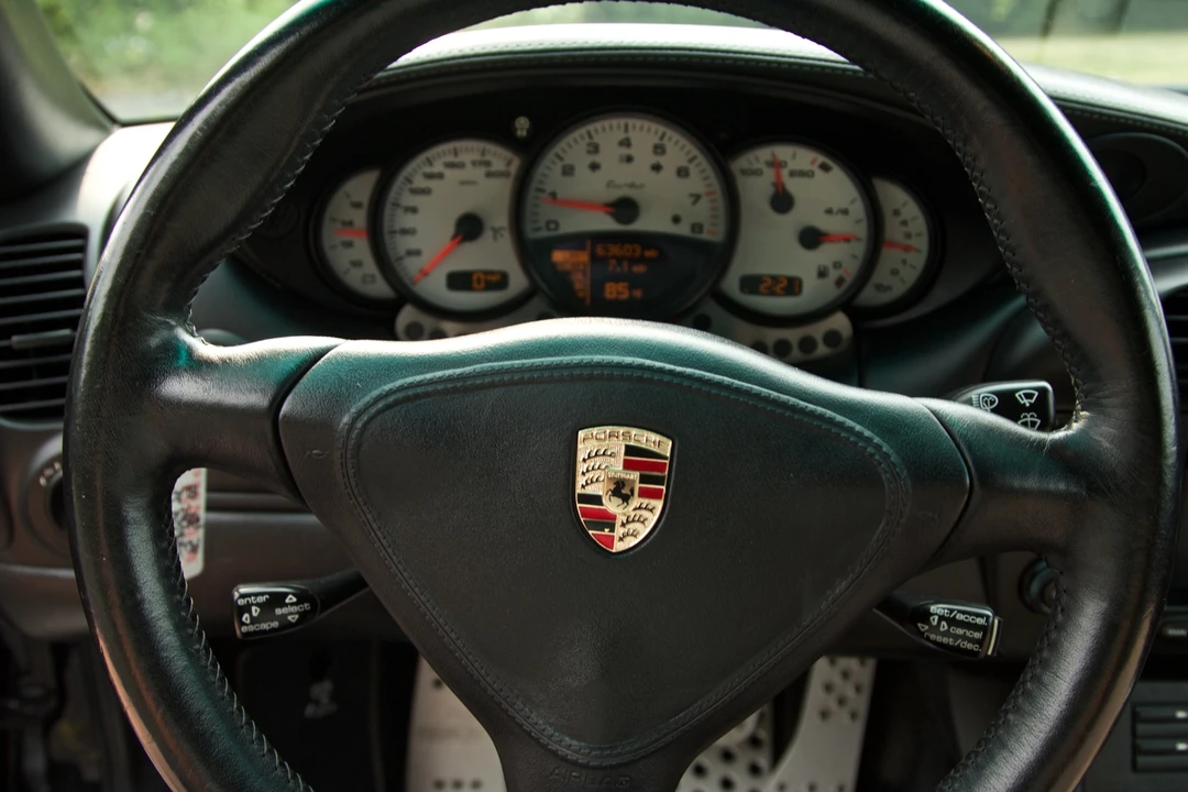 2004 Porsche 996 Turbo - Image 24 of 31