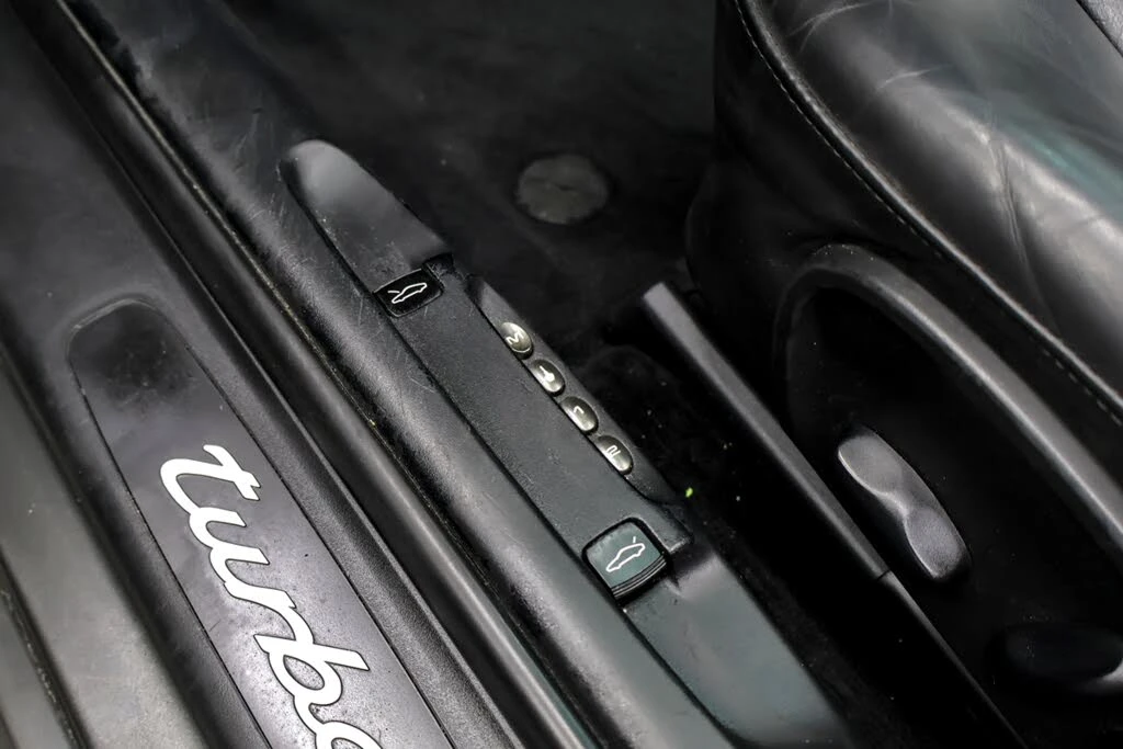 2004 Porsche 996 Turbo - Image 26 of 31