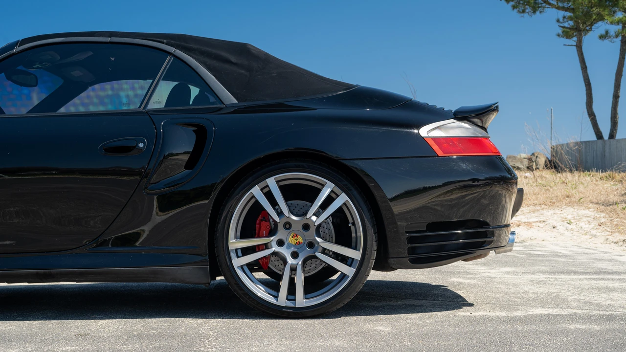 2004 Porsche 996 Turbo - Image 28 of 31