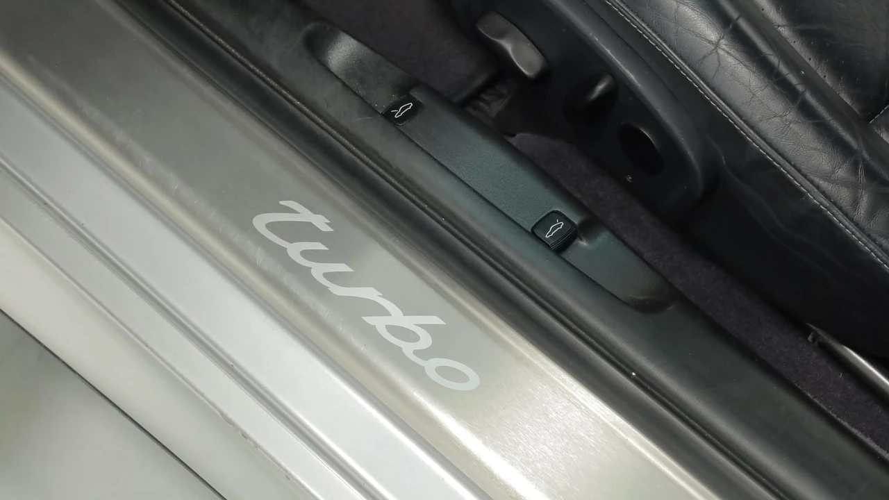 2004 Porsche 996 Turbo - Image 21 of 31