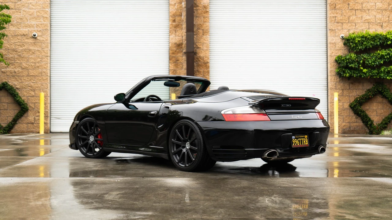 2004 Porsche 996 Turbo - Image 15 of 31