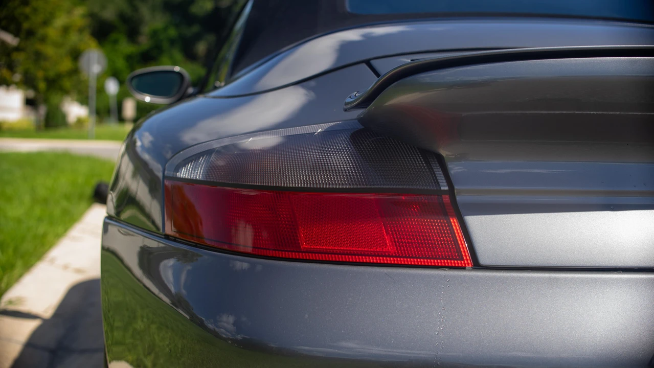 2004 Porsche 996 Turbo - Image 17 of 31