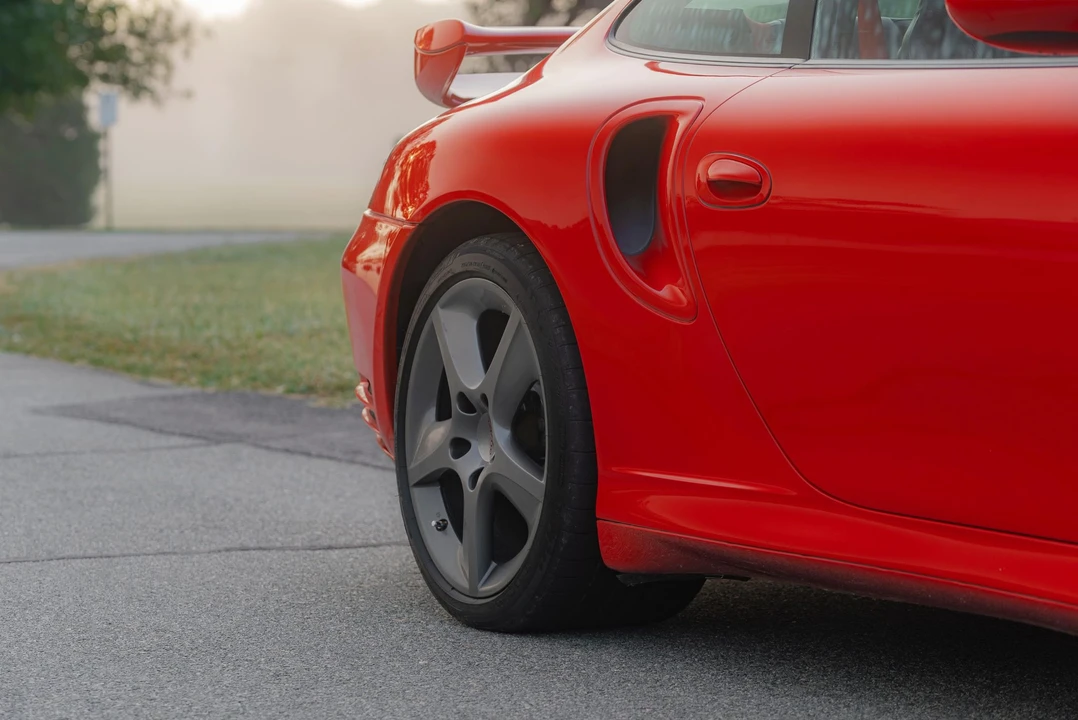 2004 Porsche 996 Turbo - Image 25 of 31