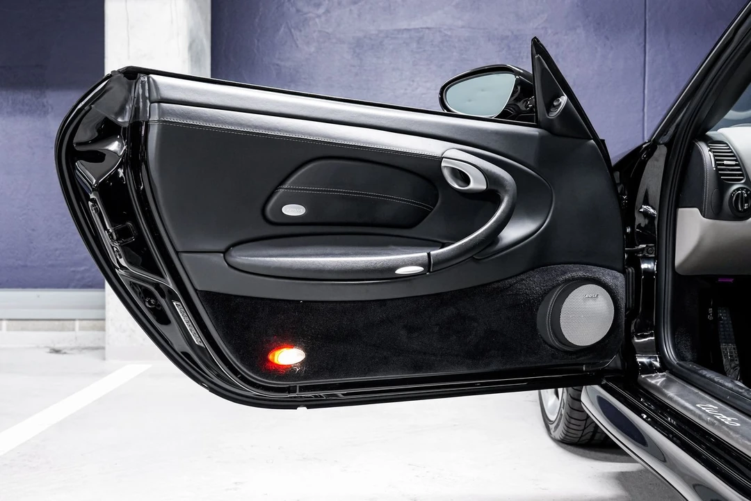 2004 Porsche 996 Turbo - Image 25 of 31