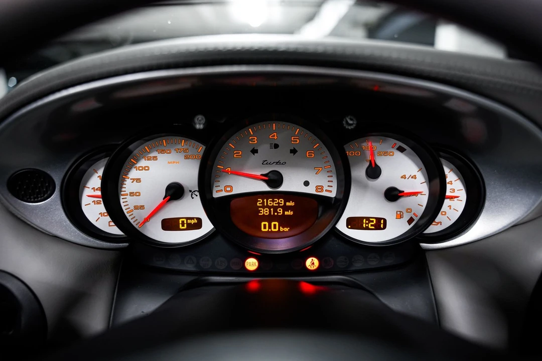 2004 Porsche 996 Turbo - Image 11 of 31