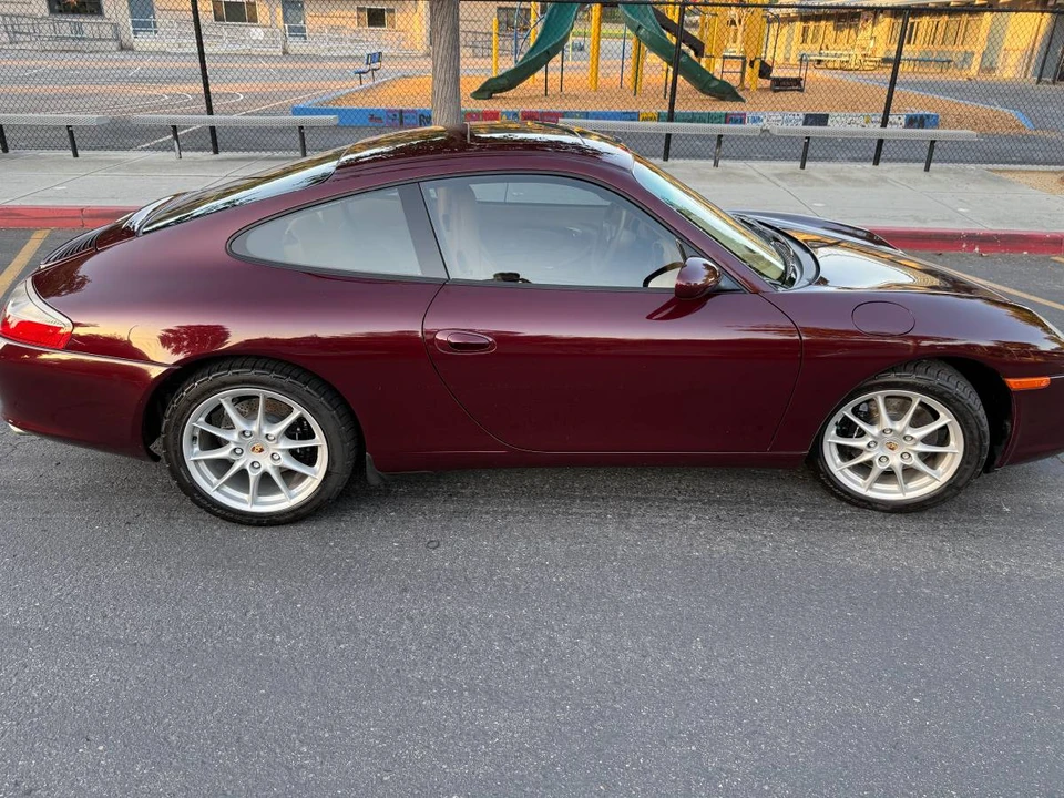 2004 Porsche 911 - Image 2 of 9