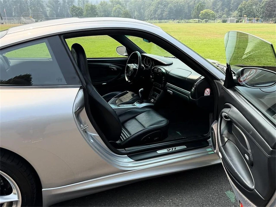 2004 Porsche 996 Carrera - Image 26 of 31