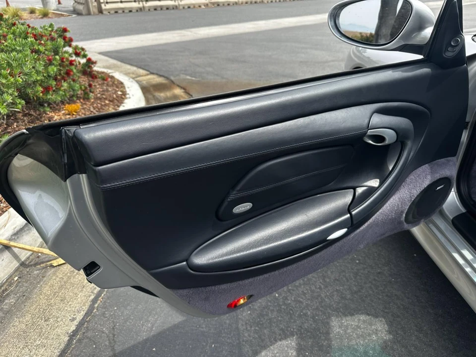2004 Porsche 996 Carrera - Image 25 of 31