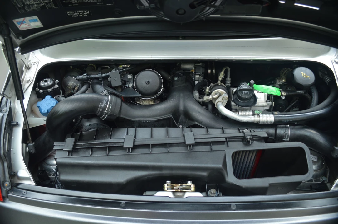 2004 Porsche 996 Turbo - Image 15 of 31