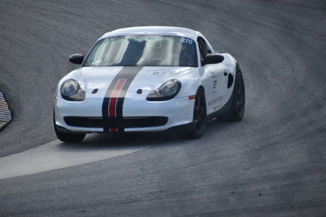 2004 Porsche 986 Boxster - Image 18 of 31