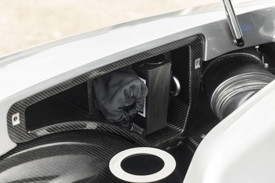 2004 Porsche Carrera GT - Image 29 of 31