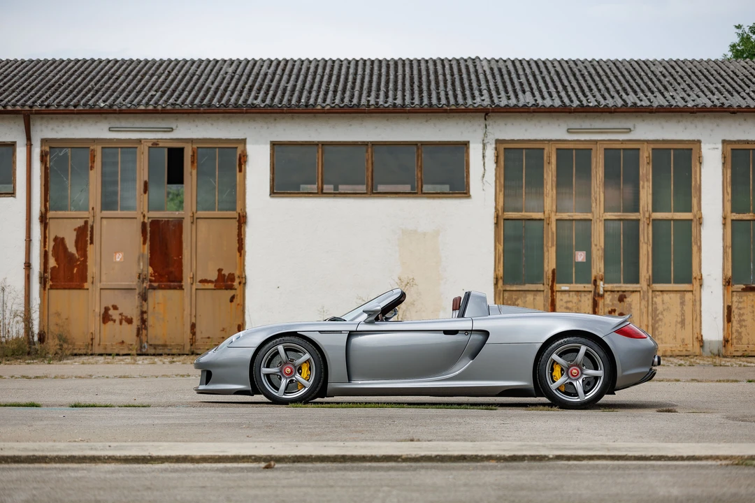 2004 Porsche Carrera GT - Image 16 of 31
