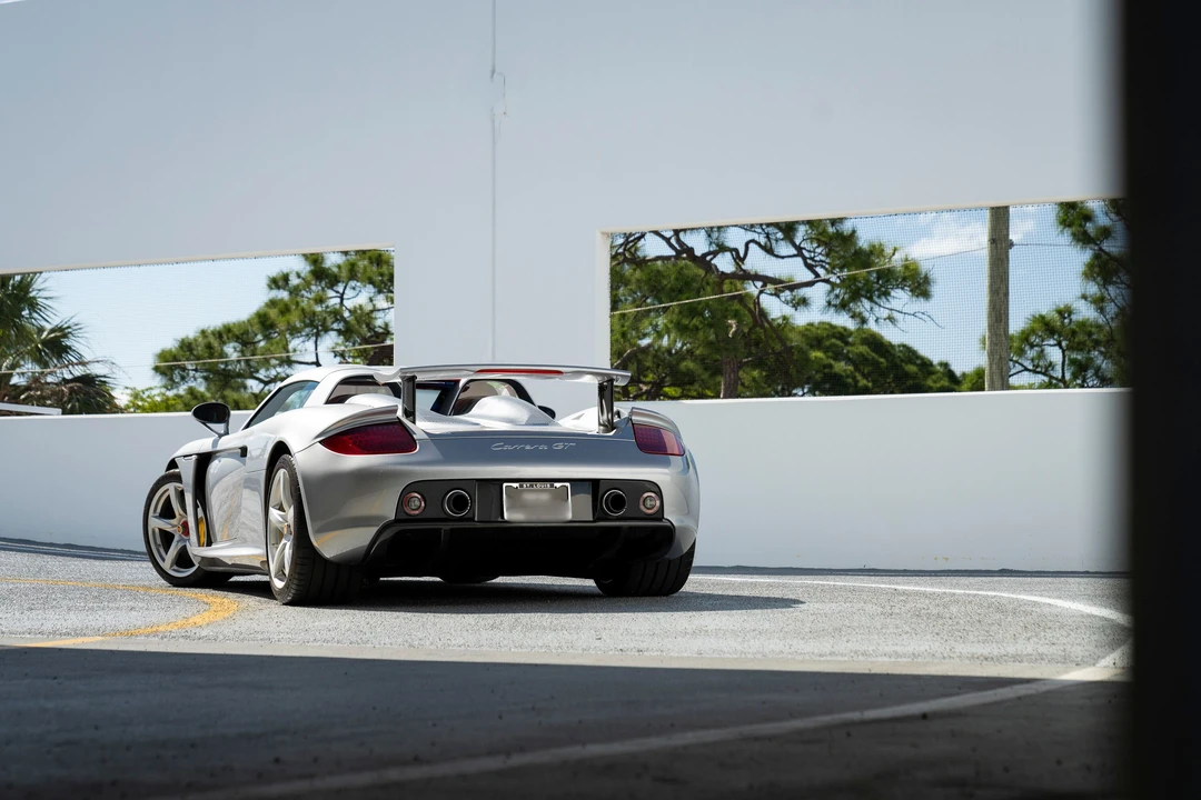 2004 Porsche Carrera GT - Image 13 of 31