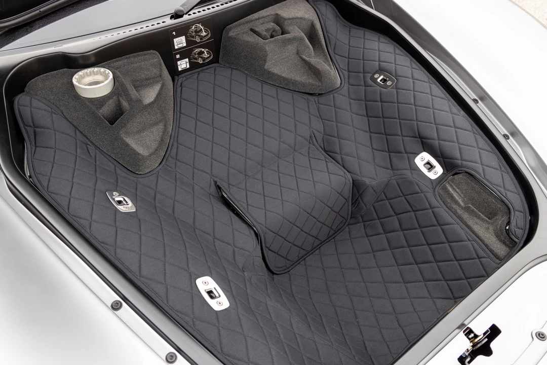 2004 Porsche Carrera GT - Image 28 of 31