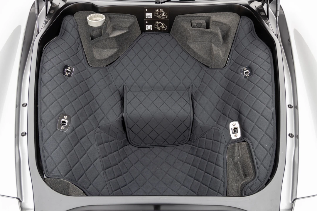 2004 Porsche Carrera GT - Image 27 of 31