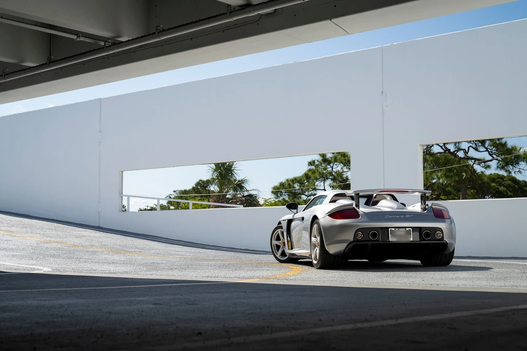 2004 Porsche Carrera GT - Image 12 of 31