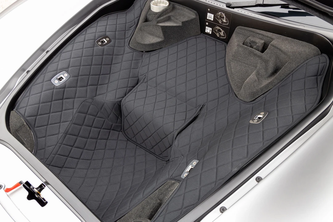 2004 Porsche Carrera GT - Image 26 of 31