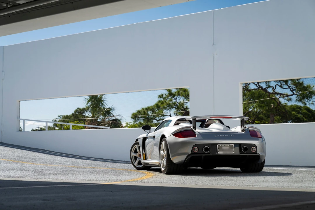 2004 Porsche Carrera GT - Image 11 of 31