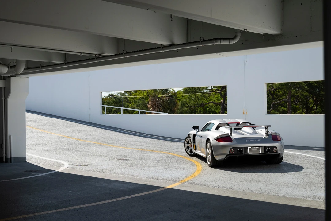 2004 Porsche Carrera GT - Image 14 of 31