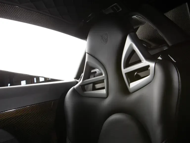 2004 Porsche Carrera GT - Image 18 of 31