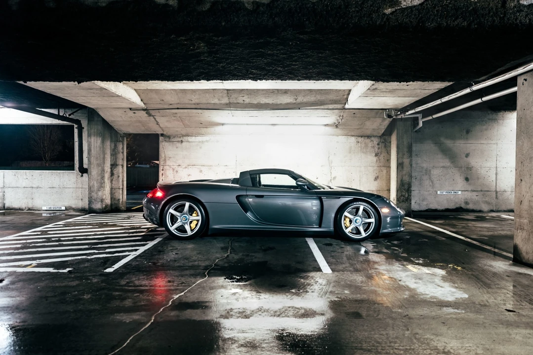 2004 Porsche Carrera GT - Image 8 of 31