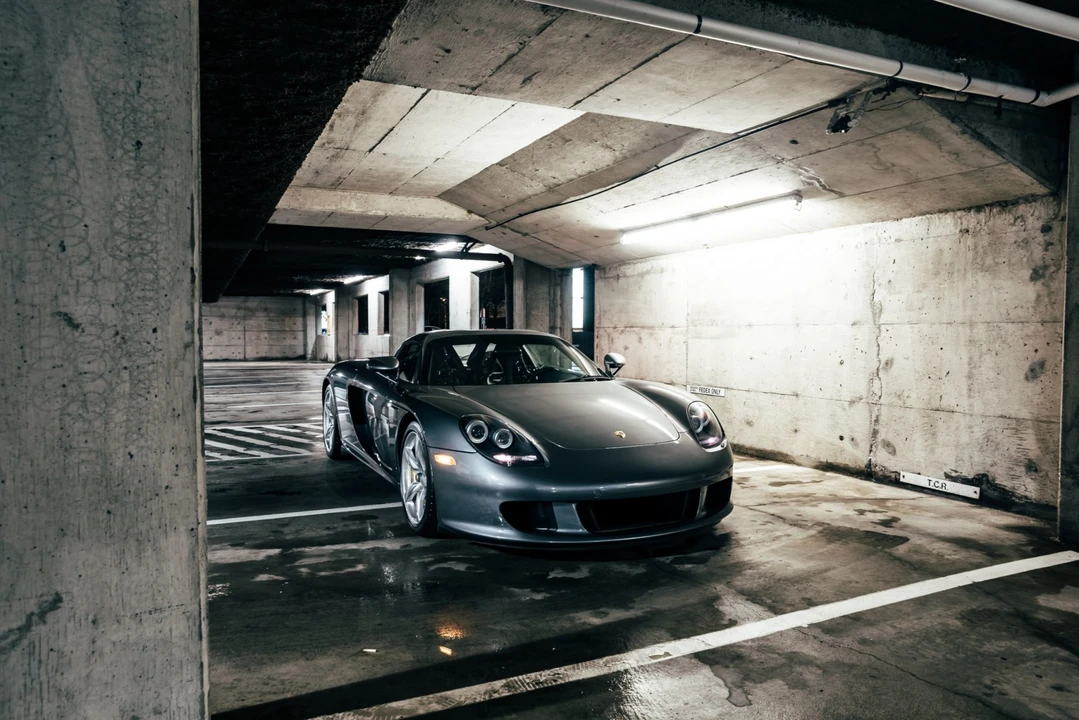2004 Porsche Carrera GT - Image 6 of 31