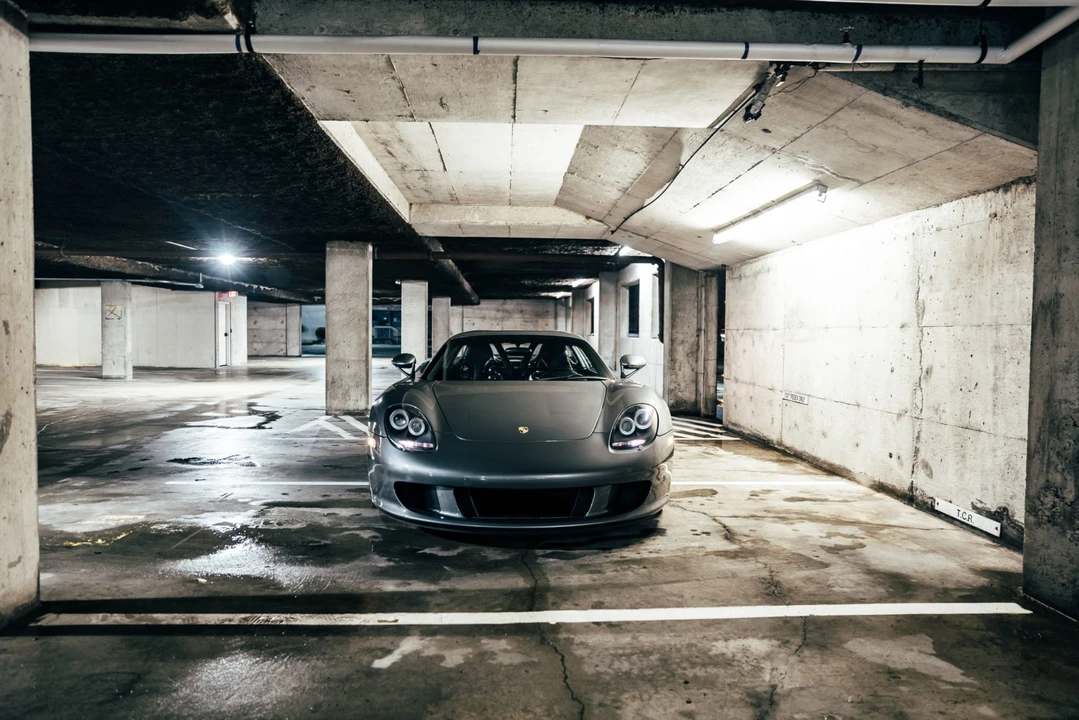 2004 Porsche Carrera GT - Image 7 of 31