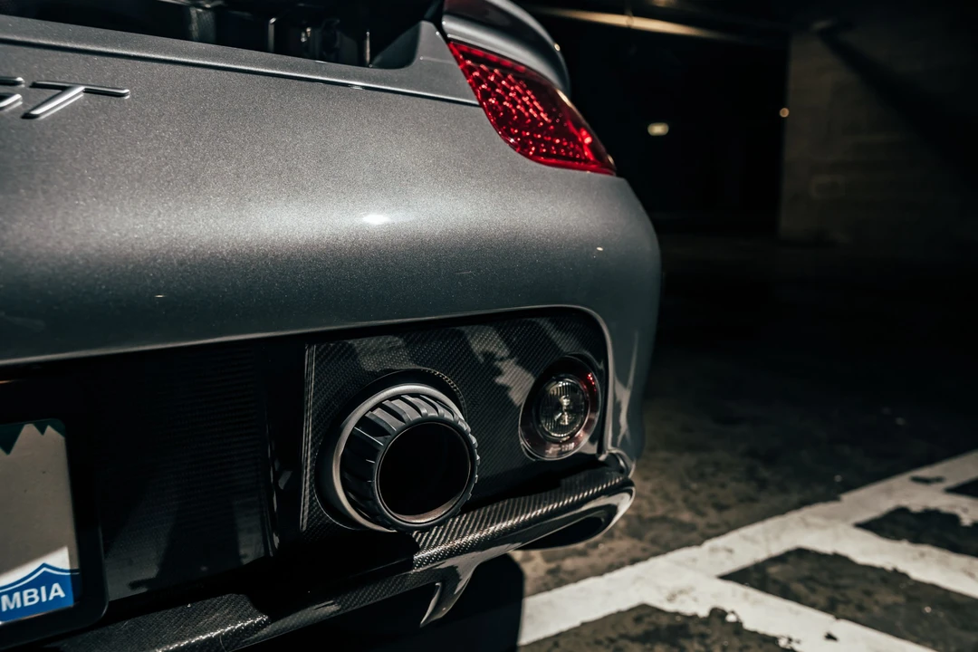 2004 Porsche Carrera GT - Image 23 of 31